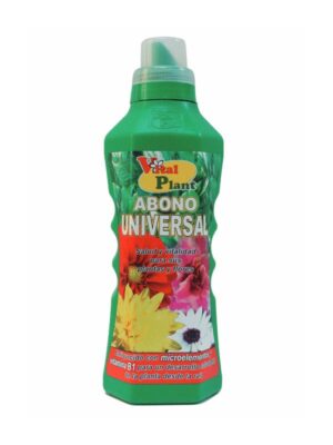 Frasco verde de plástico de de 750 ml con etiqueta en la que puede leerse "VITAL PLANT ABONO UNIVERSAL, Salud y vitalidad para sus plantas y flores, Enriquecido con microelementos y vitamina B1 para un desarrollo saludable de la planta desde la raíz", con fotos de diferentes flores de fondo.